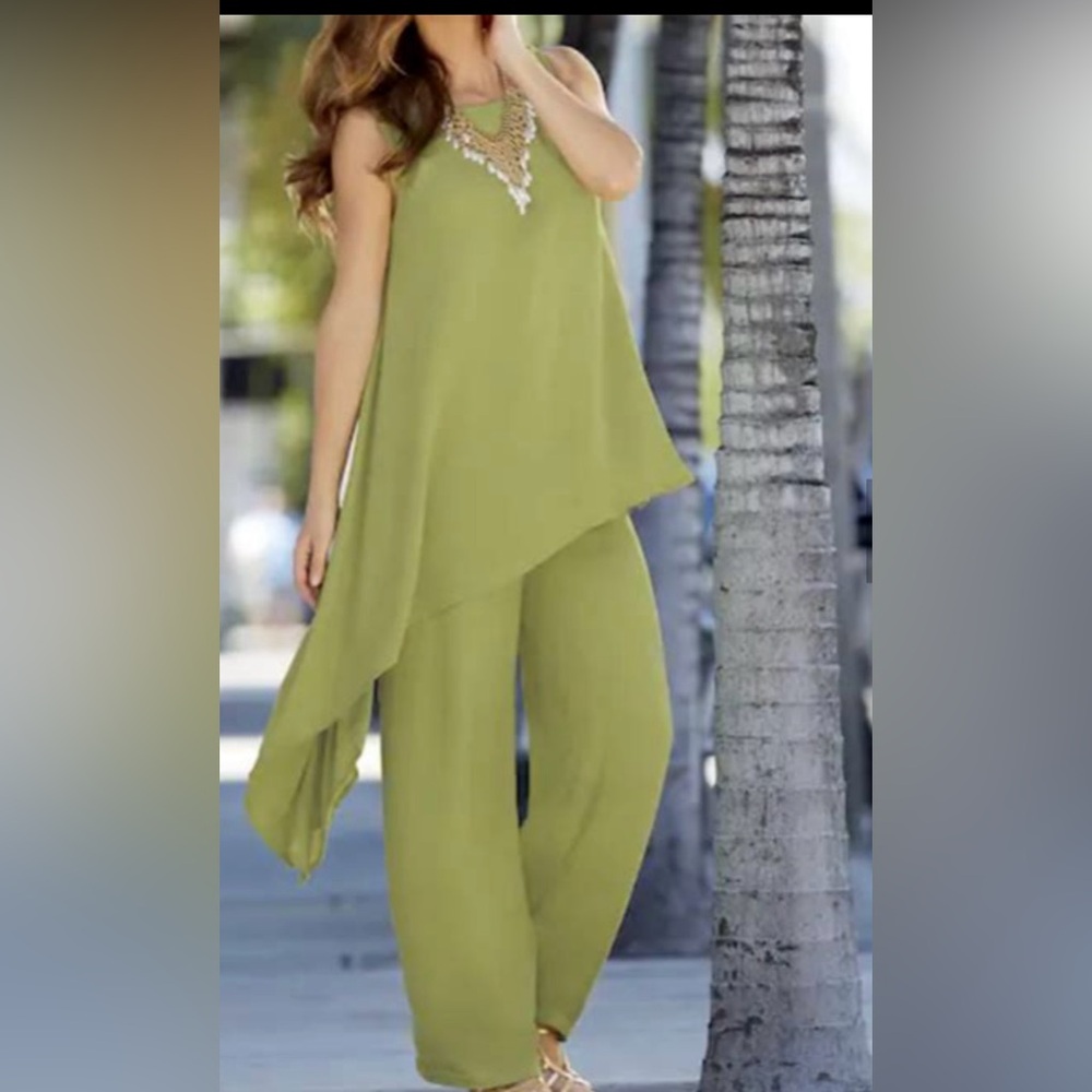 Monroe & Main Asymmetrical Green Pant Suit. Size S